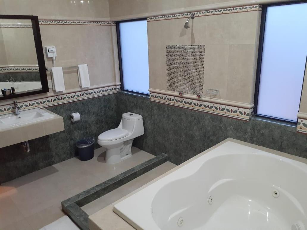 Hotel Candelero Yuriria 외부 사진